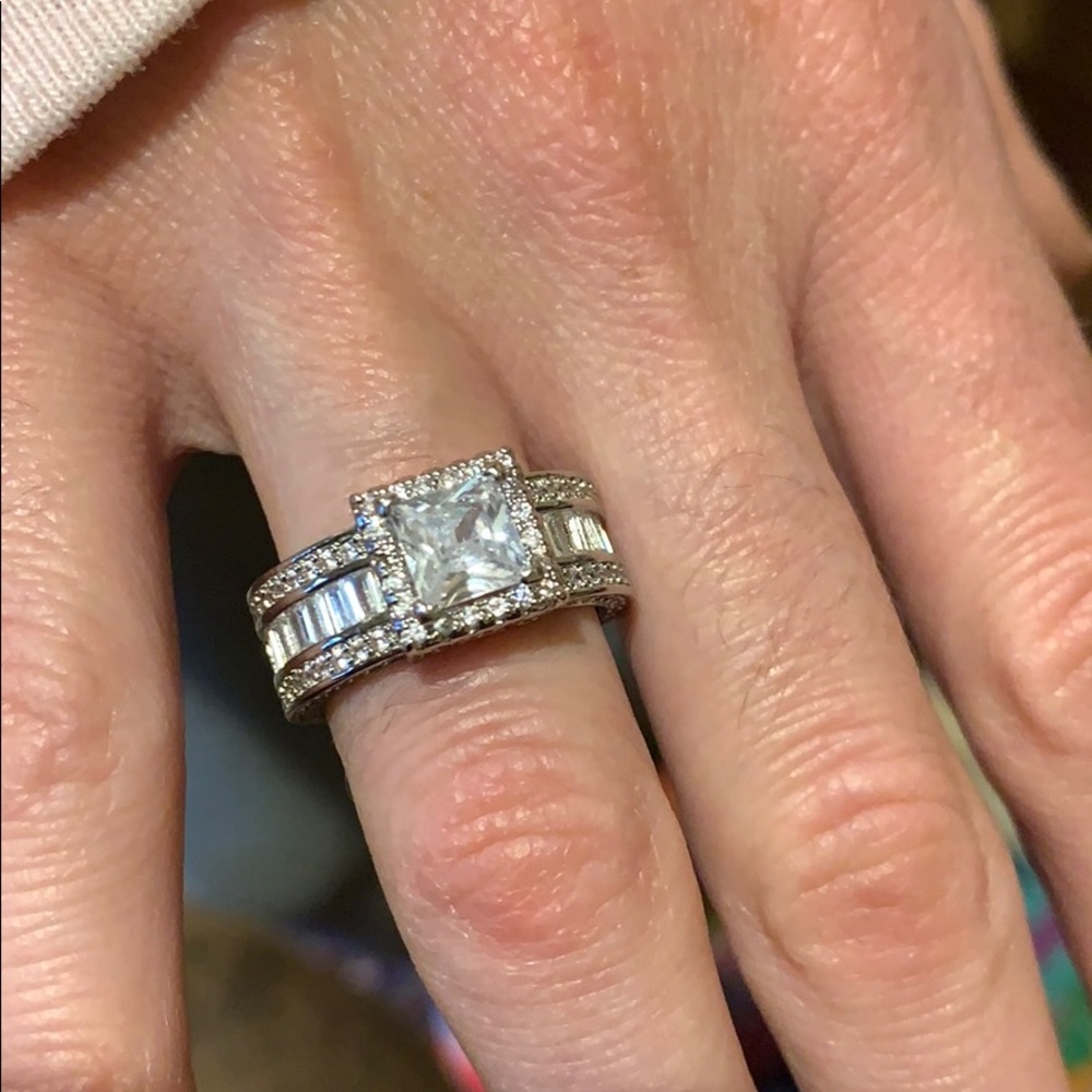 White Sapphire Sterling Silver Ring - Picture 4 of 8